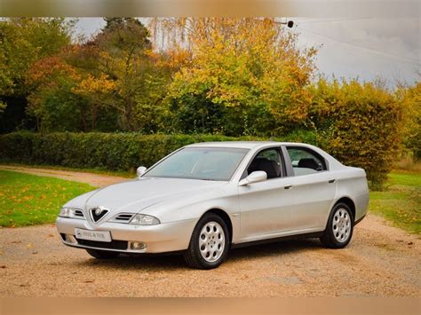 „Alfa Romeo 166“ interjeras su originaliu ICE sistemos ekranu