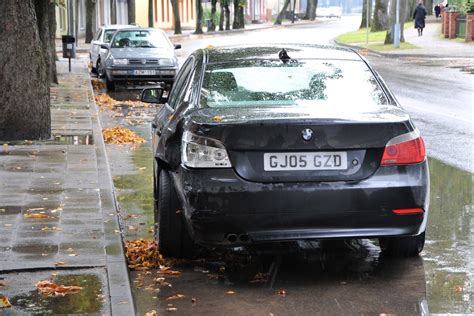 Taksi automobilis ir tarnybinis BMW po susidūrimo