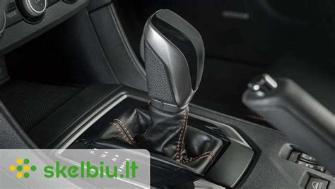 Fotografija: Subaru Forester automatinės pavarų dėžės tepalo matuoklės vieta