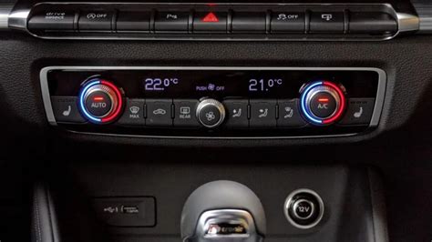Tematinė nuotrauka su automobilio oro kondicionieriumi