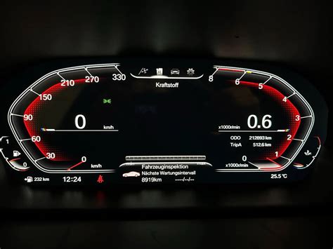 BMW F10 skaitmeninis prietaisų skydelis - detalus vaizdas