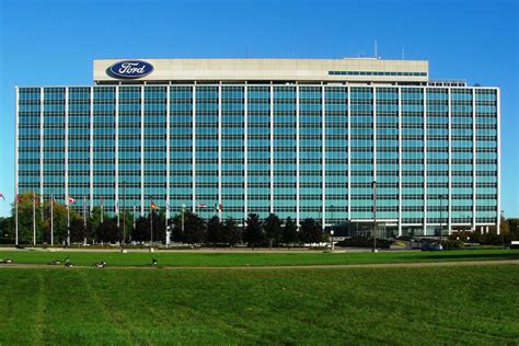 Oficiali Ford Motor Company būstinės nuotrauka