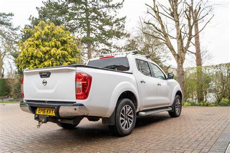 Infografika, vaizduojanti Nissan Navara Tekna koncepcinio automobilio funkcijas