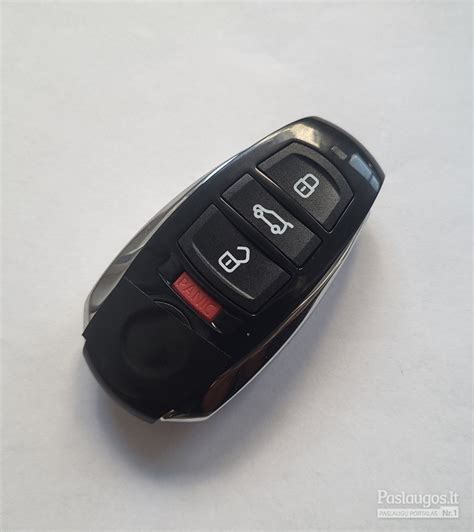 automobilio rakteliai su fonu