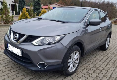 Nissan Qashqai II (J11) eksterjero ir interjero dizainas, su pavaizduotomis nulenktomis galinėmis sėdynėmis