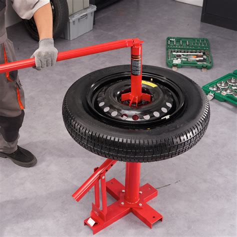 Tire mounting process on a rim using manual tools
