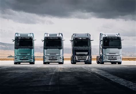 Volvo Group įmonės transporto priemonių pavyzdžiai (sunkvežimis, autobusas, statybinė technika)
