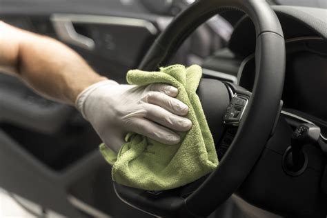 Schema, iliustruojanti skirtingų tipų automobilių eksterjero detalių tvirtinimą ir joms keliamus reikalavimus.