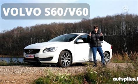 Nuotrauka, iliustruojanti Volvo S60 moldingų atlipimą ir vietą, kur jie turi būti tvirtinami.