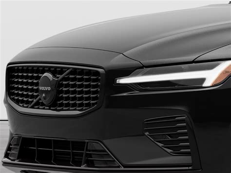 Volvo S60 exterior design details (headlights, grille)