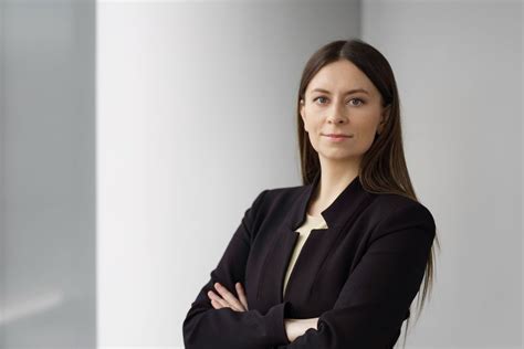 kontaktinė informacija ir nuoroda į privatumo politiką