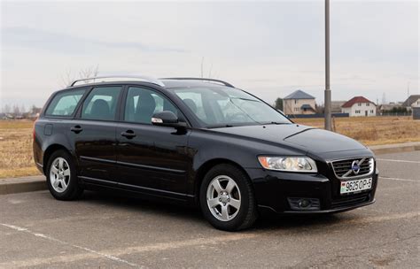 Volvo V50 - iliustracija su techninėmis savybėmis
