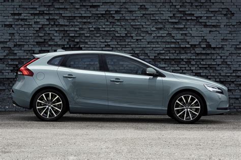 Volvo V40 modelio nuotrauka su dizaino elementais