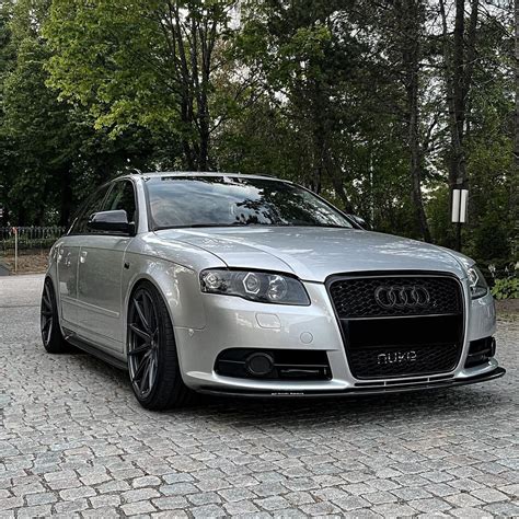 Teminis nuotrauka: Audi A4 B7 važiuojanti magistrale