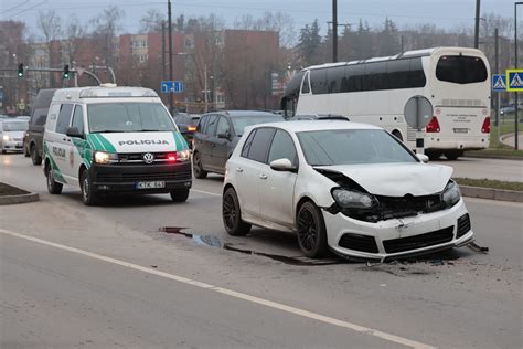 daugybinė automobilių avarija