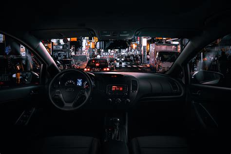 Tematinė nuotrauka: žmogus, perregistruojantis automobilį „Regitroje“
