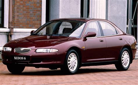 Mazda Xedos 6 iliustracija kelyje