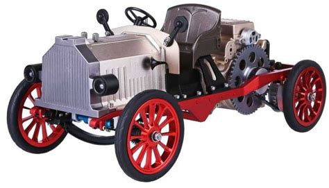 Paveikslas su modifikuoto automobilio valdymu