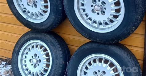 Lentelė su BMW E30 ratlankių specifikacijomis