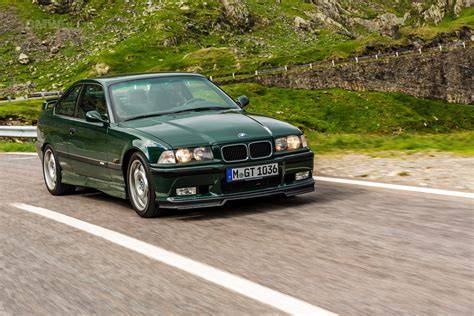 BMW E36 facelift žibintai - projekto su dvigubais halo žiedais nuotrauka