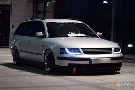 Tematinė nuotrauka: VW Passat B5 važiuojantis keliu
