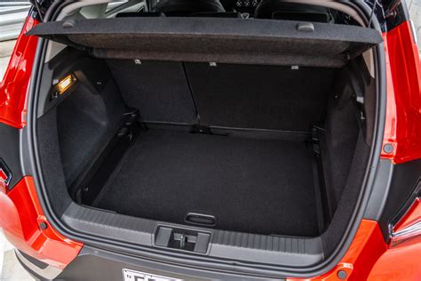 Renault Captur interjero vaizdas su centrine konsole