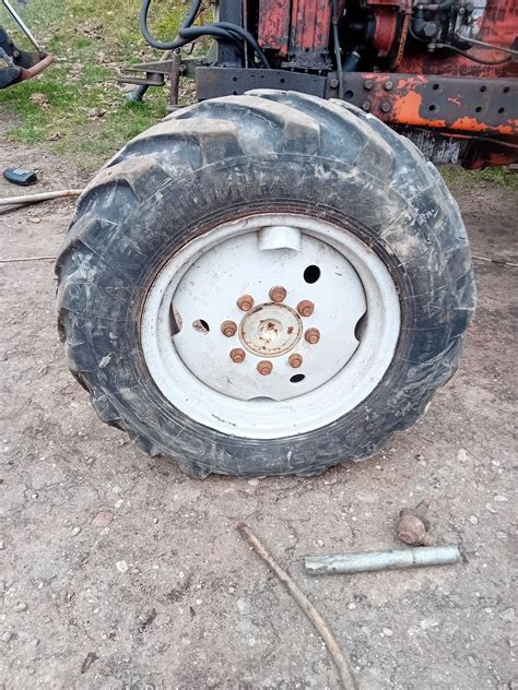 MTZ 82 traktoriaus priekinių ratlankių nuotrauka
