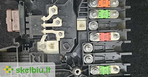 Saugiklių dėžučių vietos automobilyje