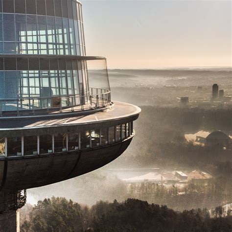 Vilniaus televizijos bokšto panorama su supančia aplinka