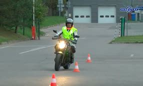 Motociklo vairuotojo egzaminas aikštelėje