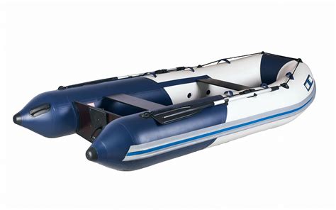 Tematinė nuotrauka: AQUA-STORM STK360 valtis vandenyje su keleiviais