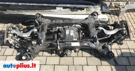 BMW X3 važiuoklės elementų rūdžių pavyzdys
