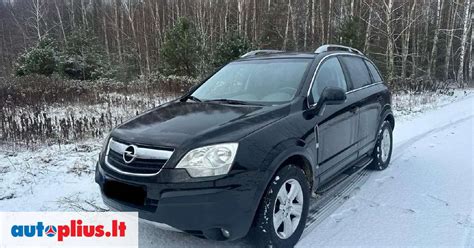 Thematic photo of Opel Antara on a sandy or snowy road