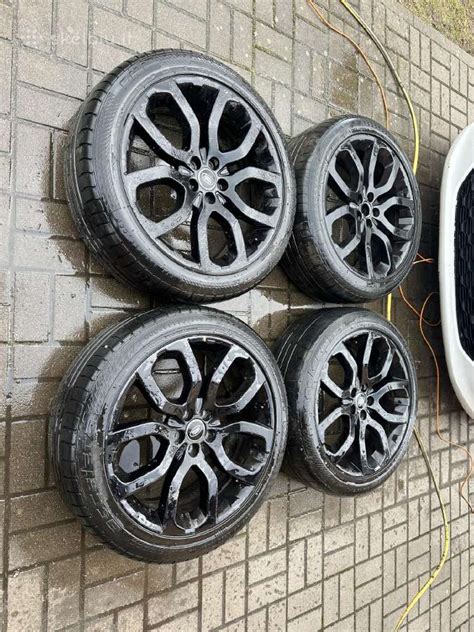 „Range Rover Evoque“ ratlankių ir padangų komplektas
