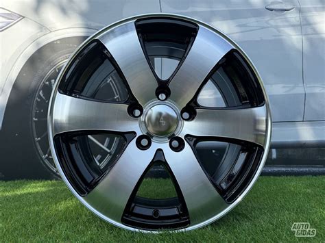 VW Crafter su R16 ratlankiais