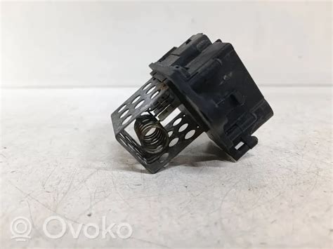 nuotrauka su ventiliatoriaus rele (ežiu) SAAB 9-3