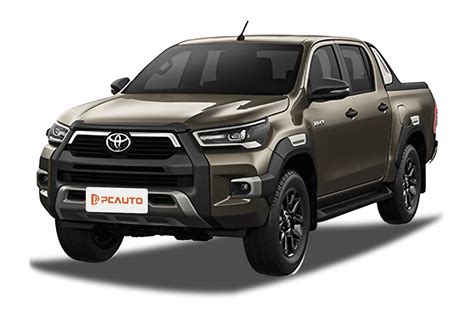 Toyota Hilux su skirtingų spalvų trečiojo stabdžių žibintų pavyzdžiai