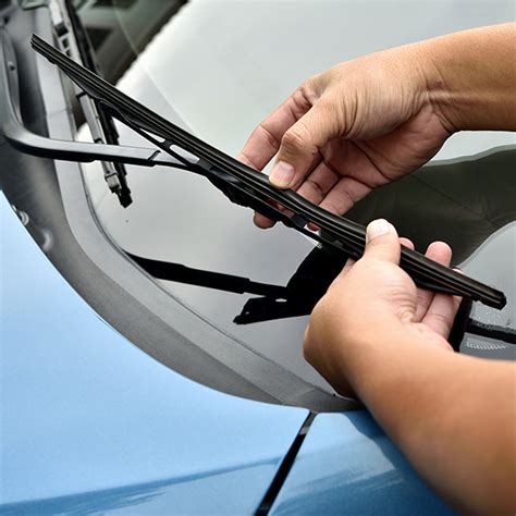 automobilio valytuvų tipų palyginimas (rėminiai, berėmiai, hibridiniai)