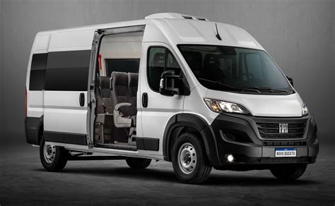 Fiat Ducato interjero nuotrauka su patogiu prietaisų skydeliu