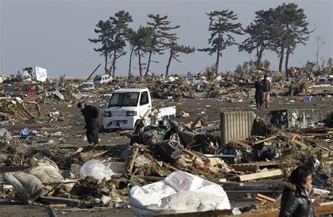 Cunamis po žemės drebėjimo Japonijoje, 2011 m.