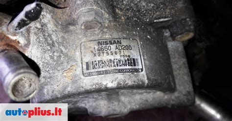 „Nissan Almera Tino“ variklio skyriaus nuotrauka