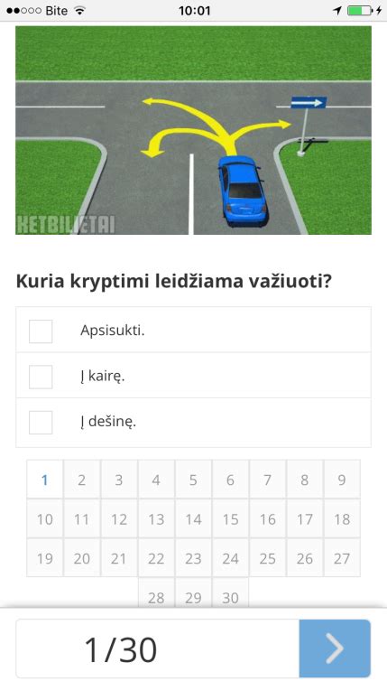 Asmuo sprendžiantis KET testą kompiuteriu Regitroje