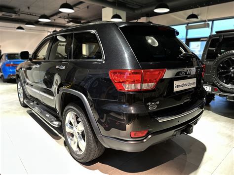 Themų nuotrauka: Jeep Grand Cherokee WK2 Overland
