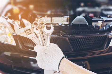 Infografika: dažniausios automobilio žibintų problemos ir jų sprendimai
