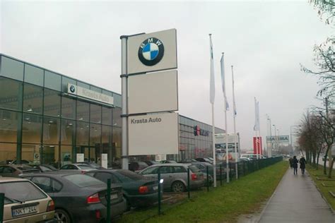 „BMW“ salonas su apipavidalinimo lygio pavyzdžiais