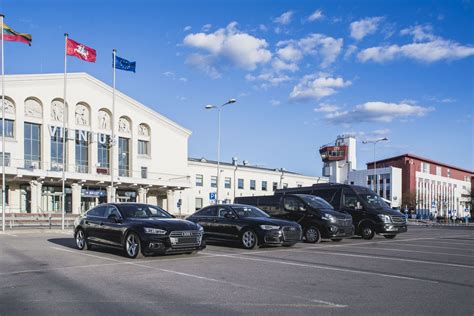senesnių prabangių automobilių varikliai