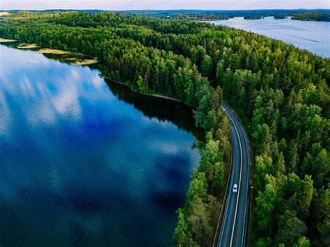 Ekrano nuotrauka, rodanti realaus laiko transporto parko stebėjimo žemėlapį su transporto priemonėmis ir vairuotojų informacija