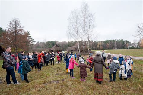 Nuotrauka, vaizduojanti Norvegijos abiturientų šventę 