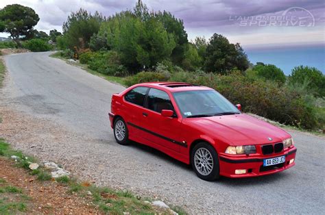 BMW 323 Compact variklio skyrius