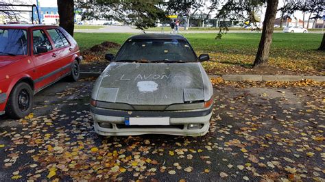 Teminė nuotrauka: senų automobilių kapinynas ar automobilių laužynas